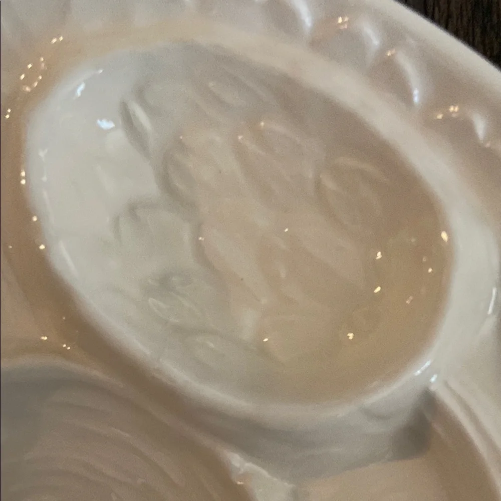 Sur La Table Cream Vintage Dinnerware Set-4 plates